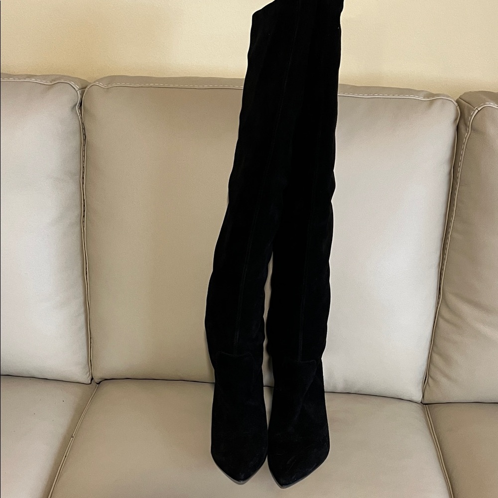 Elegant Black Women's Over the Knee-High Boots in black suede leather.